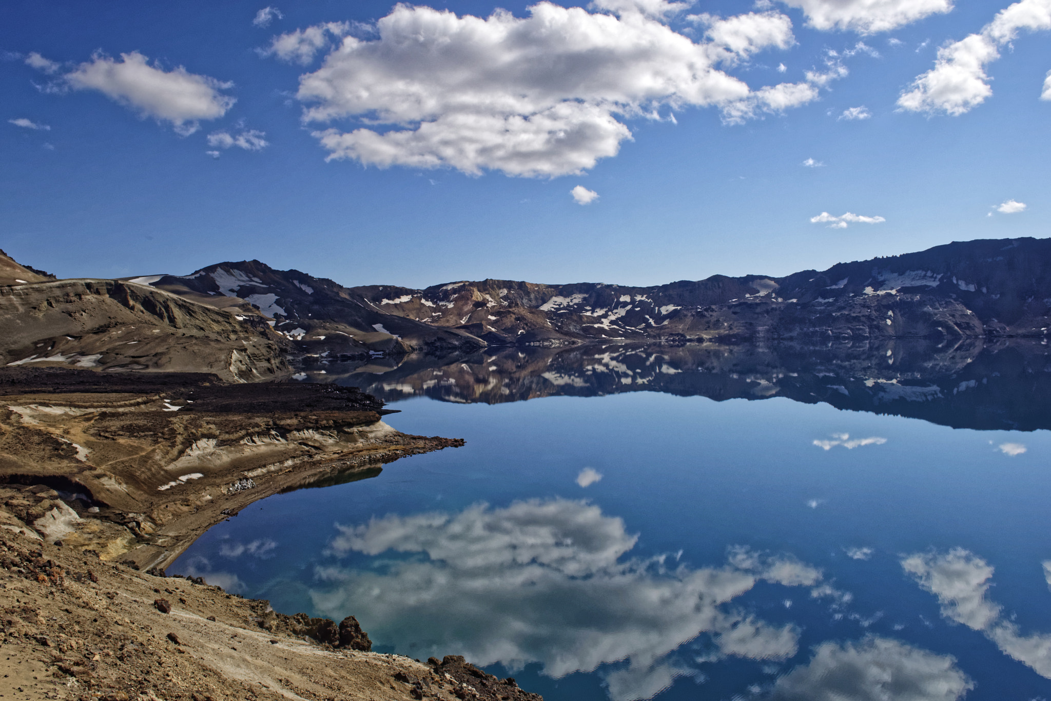 Nikon AF-S Nikkor 24-70mm F2.8G ED sample photo. The lake oskjuvatn in the highlands of iceland. photography