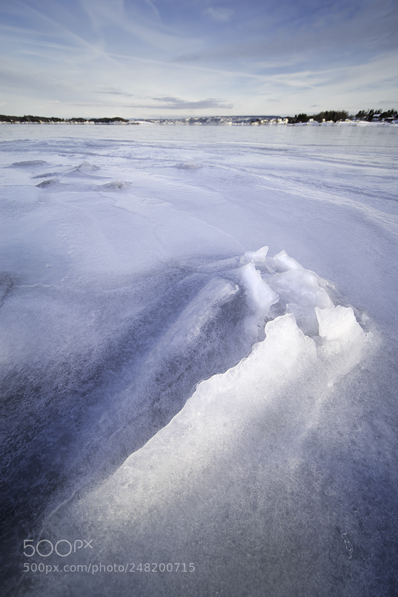 Pentax K-1 sample photo. Breaking ice photography