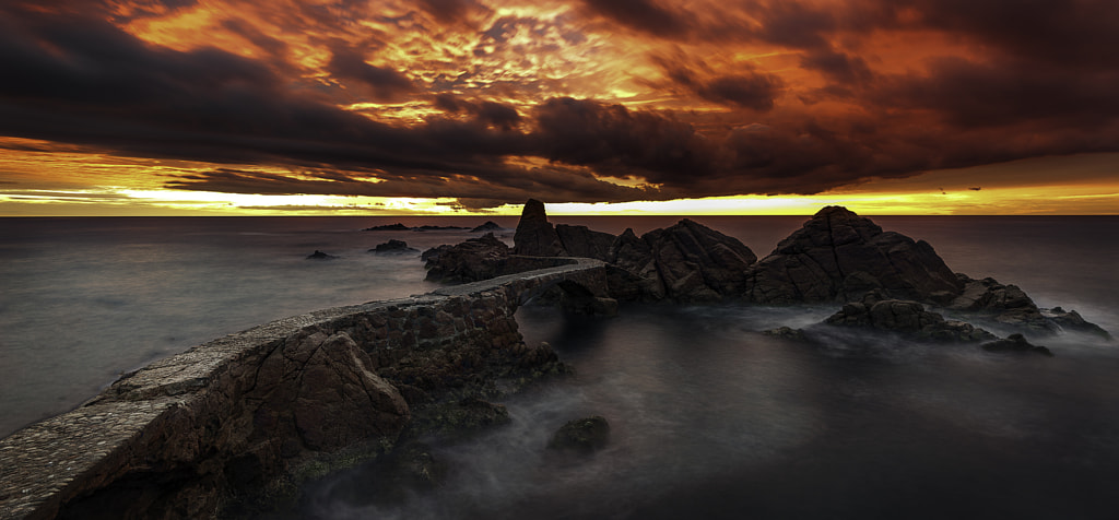 Suspiros de un amanecer rojo ... by Alfredo Baño on 500px.com