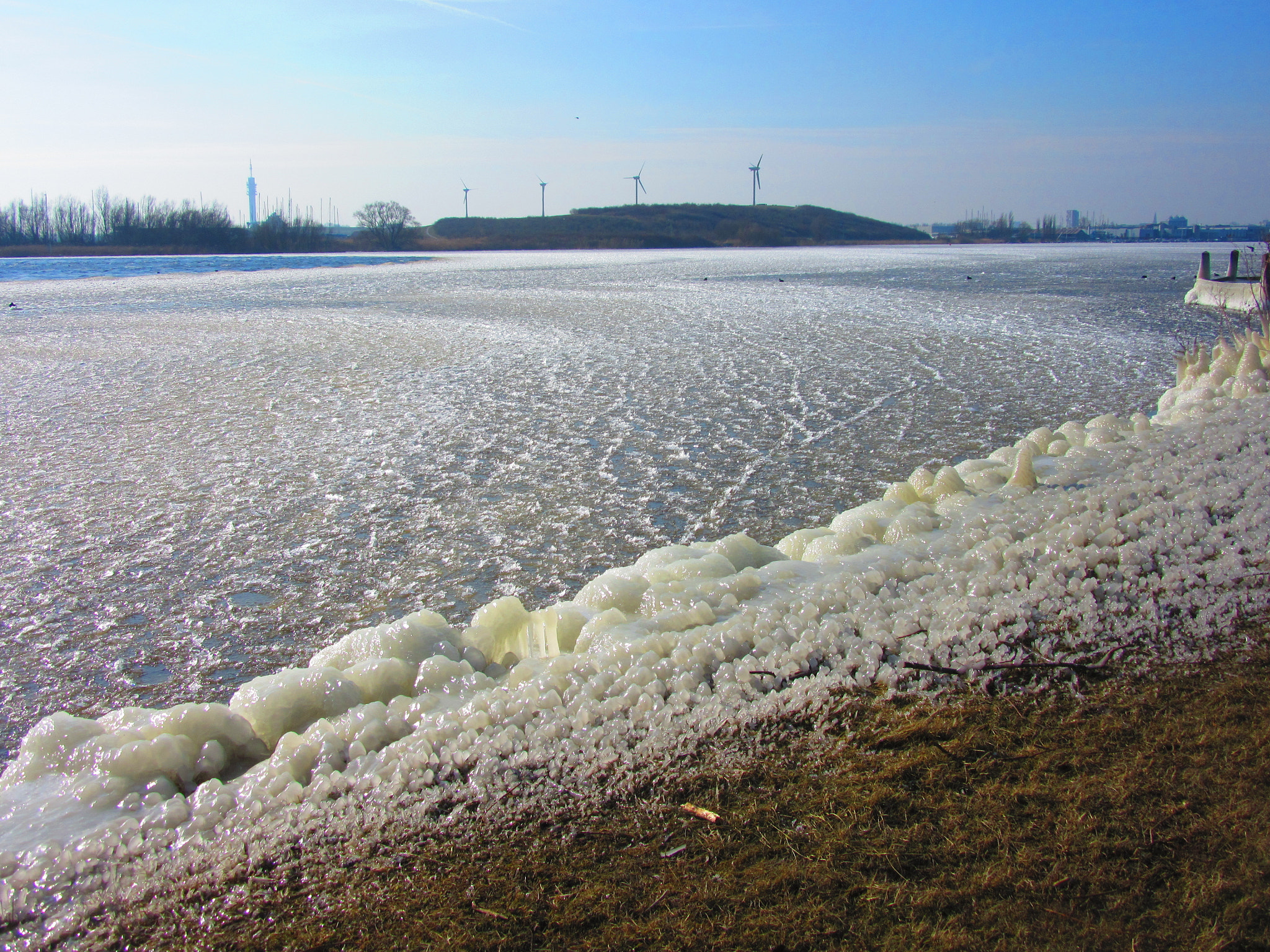 Canon PowerShot SX600 HS sample photo. Het spaarne, a frozen river photography