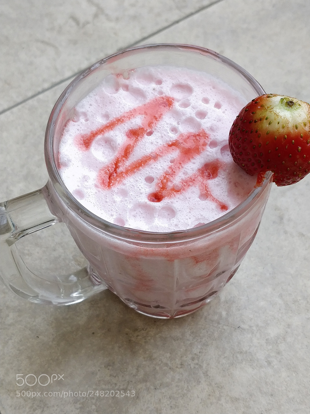 OnePlus 5T sample photo. Strawberry shake photography