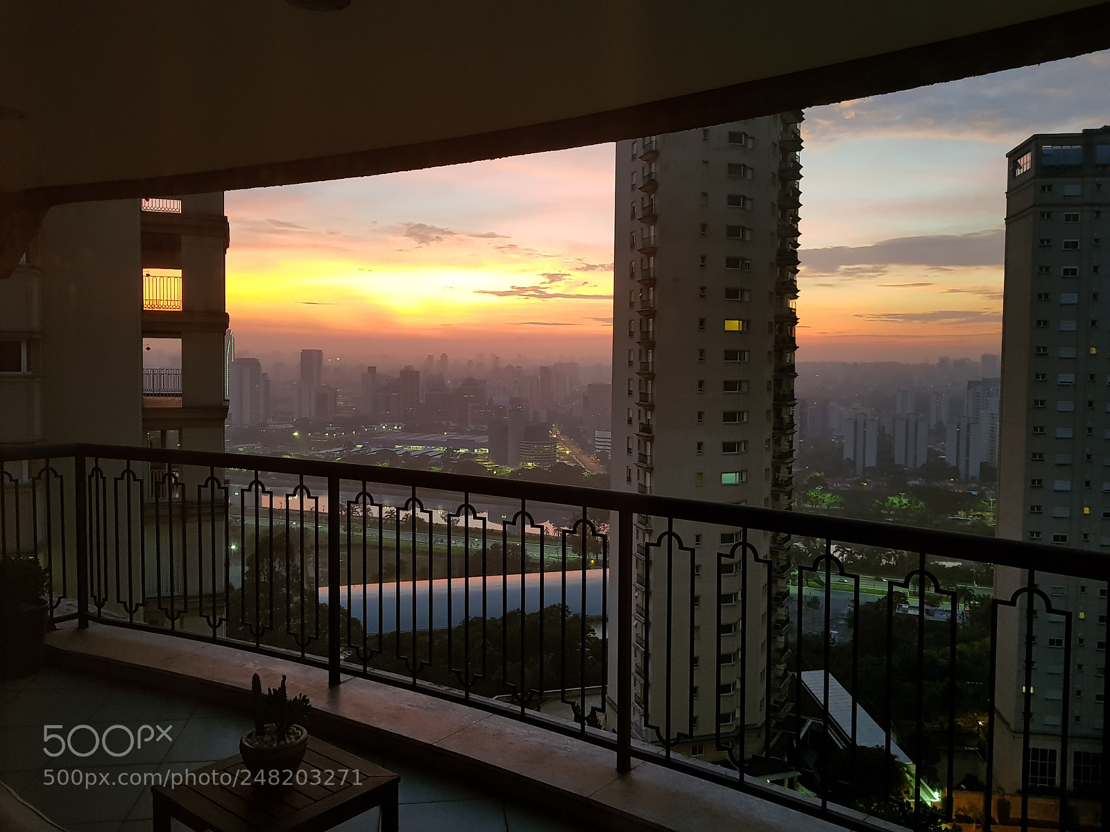 Samsung Galaxy S8+ sample photo. Going up photography