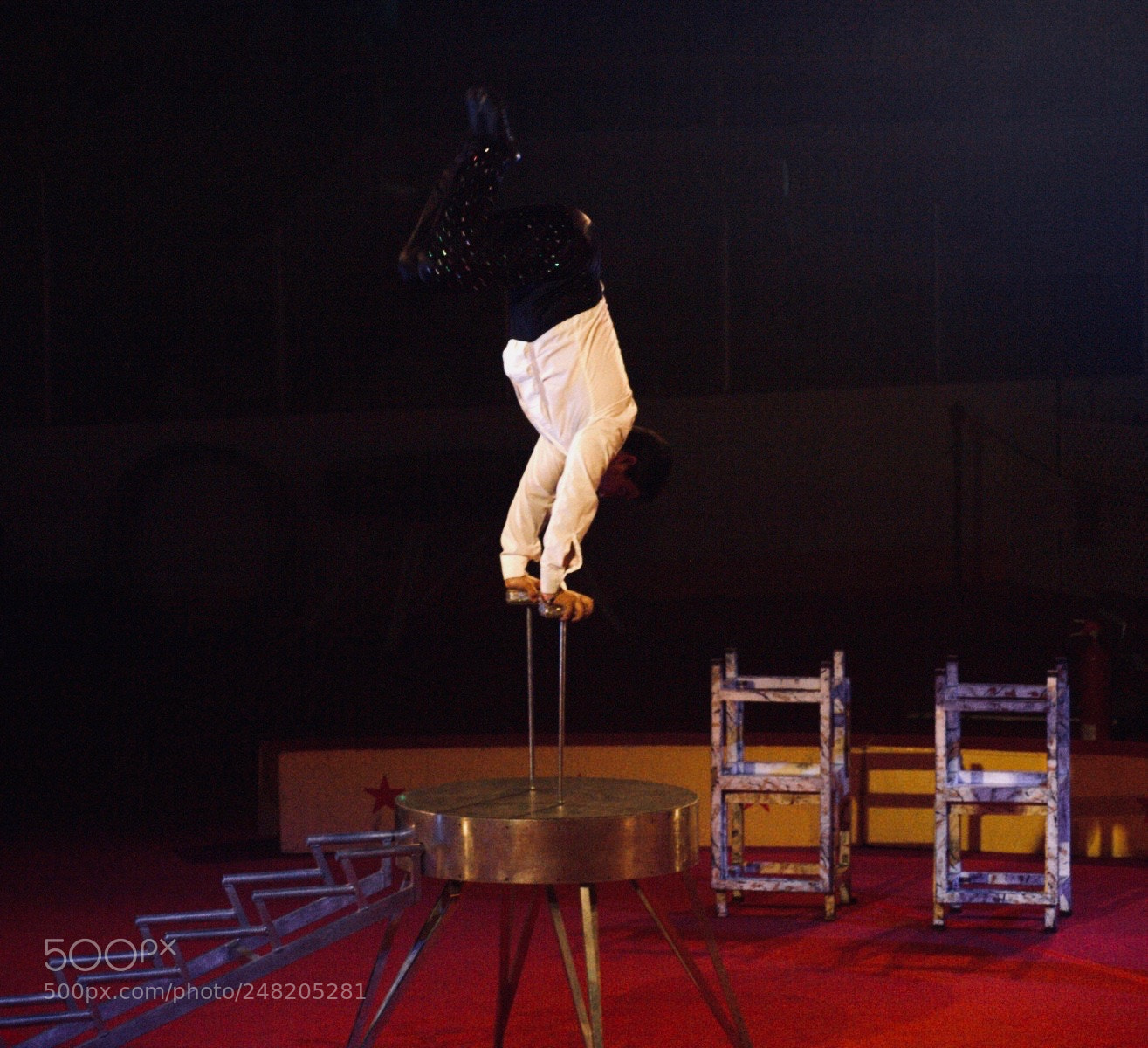 Olympus E-520 (EVOLT E-520) sample photo. Cirque estival halifax performance photography