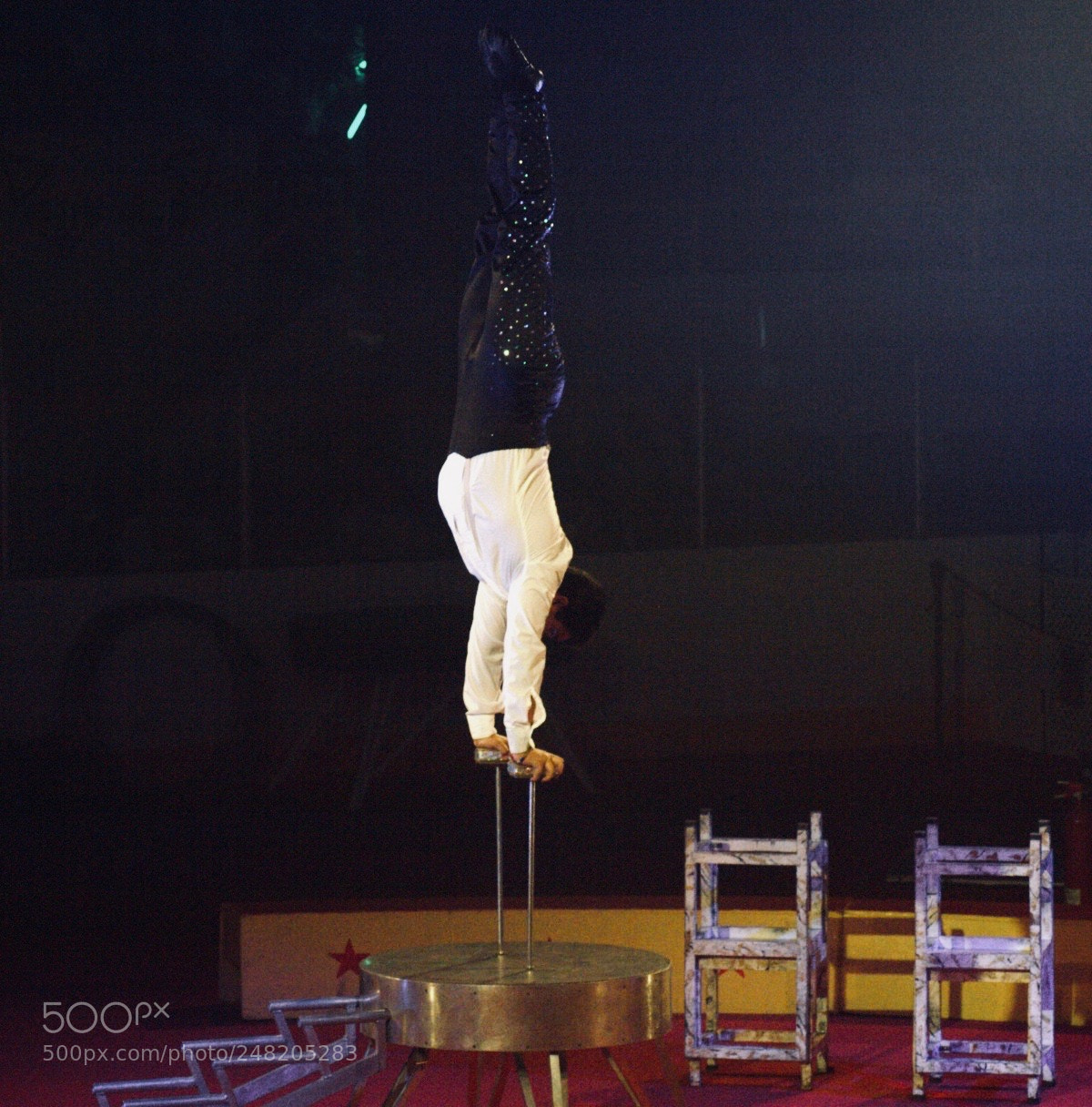 Olympus E-520 (EVOLT E-520) sample photo. Cirque estival halifax performance photography
