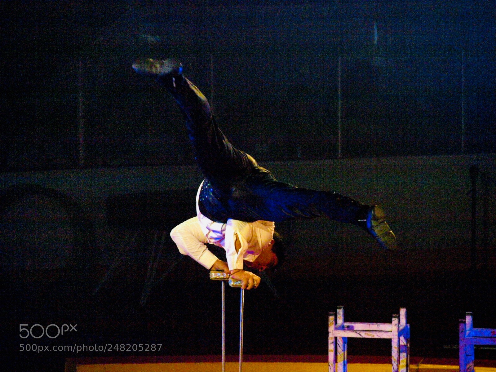 Olympus E-520 (EVOLT E-520) sample photo. Cirque estival halifax performance photography
