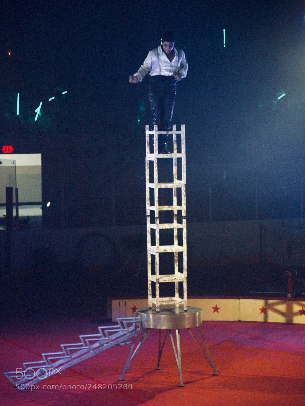 Olympus E-520 (EVOLT E-520) sample photo. Cirque estival halifax performance photography