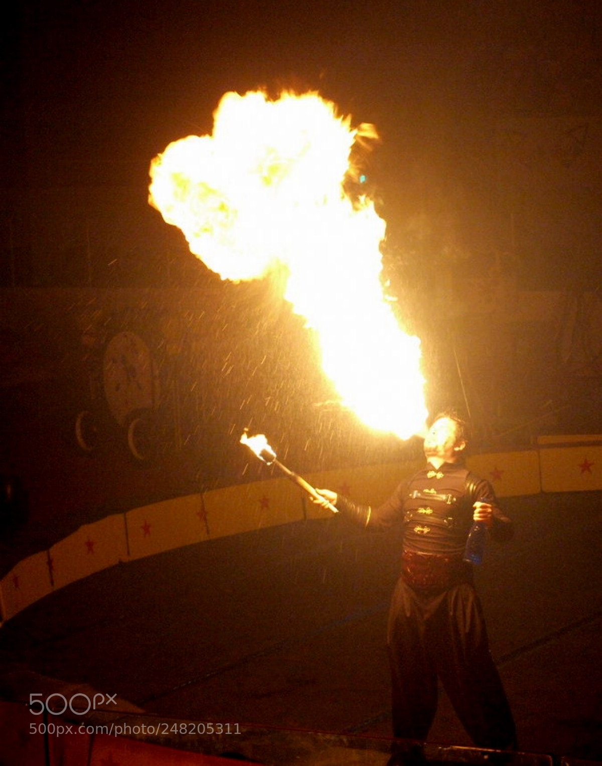 Olympus E-520 (EVOLT E-520) sample photo. Cirque estival halifax performance photography