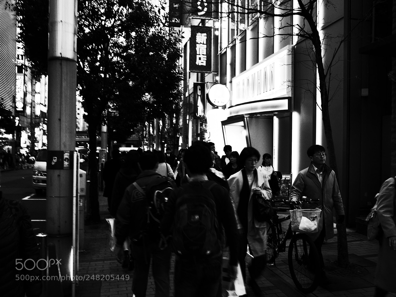 Ricoh GR II sample photo. Shinjuku photography