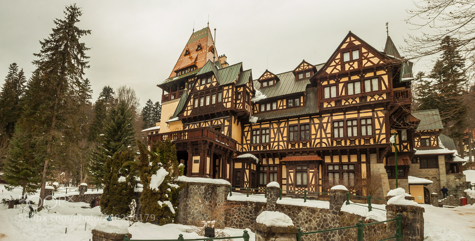Canon EOS 350D (EOS Digital Rebel XT / EOS Kiss Digital N) sample photo. Castle in winter photography