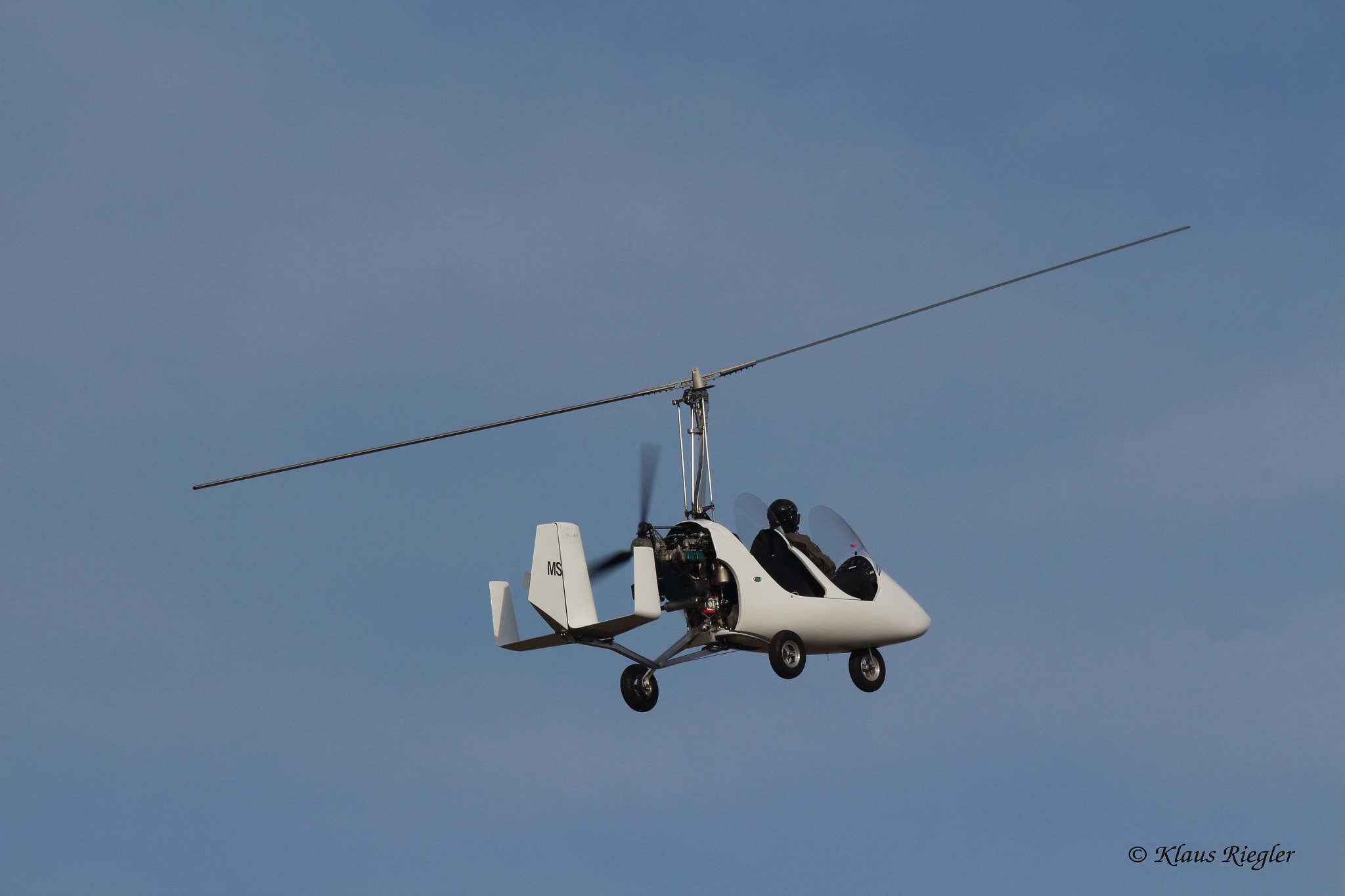 Canon EOS 650D (EOS Rebel T4i / EOS Kiss X6i) + Tamron SP 150-600mm F5-6.3 Di VC USD sample photo. Gyrocopter photography