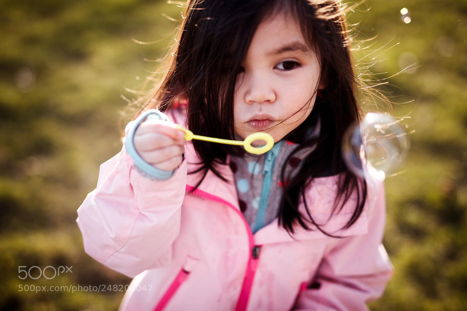 Canon EOS 5DS R sample photo. Anais blowing bubbles photography