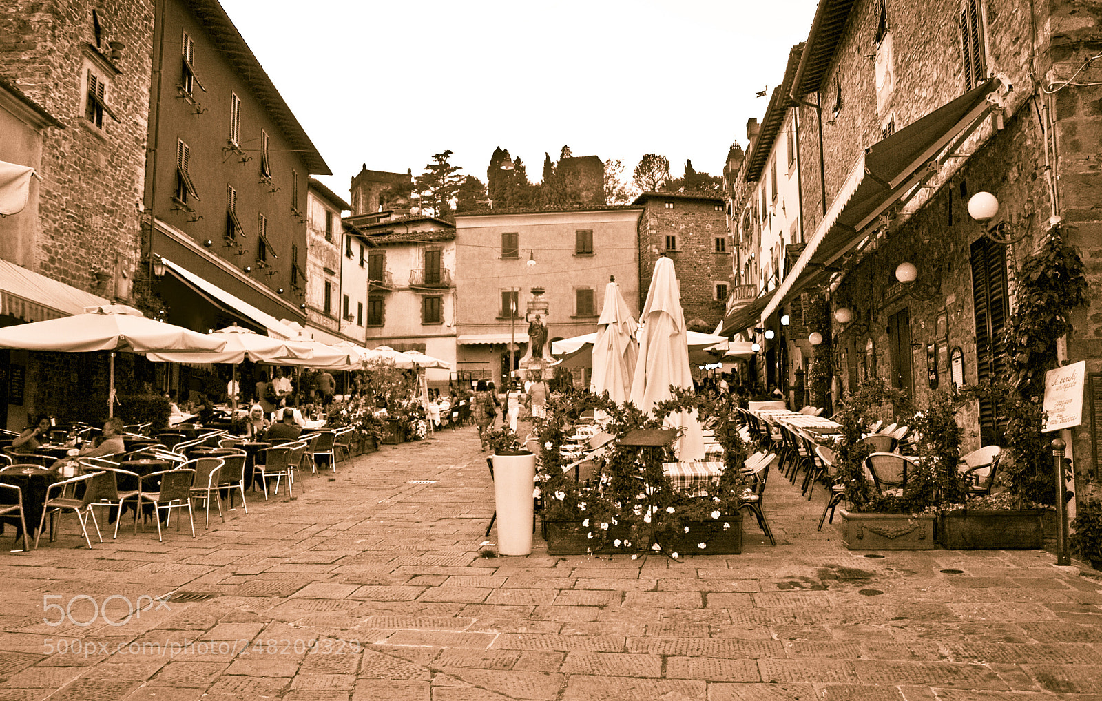 Olympus E-520 (EVOLT E-520) sample photo. Piazza photography