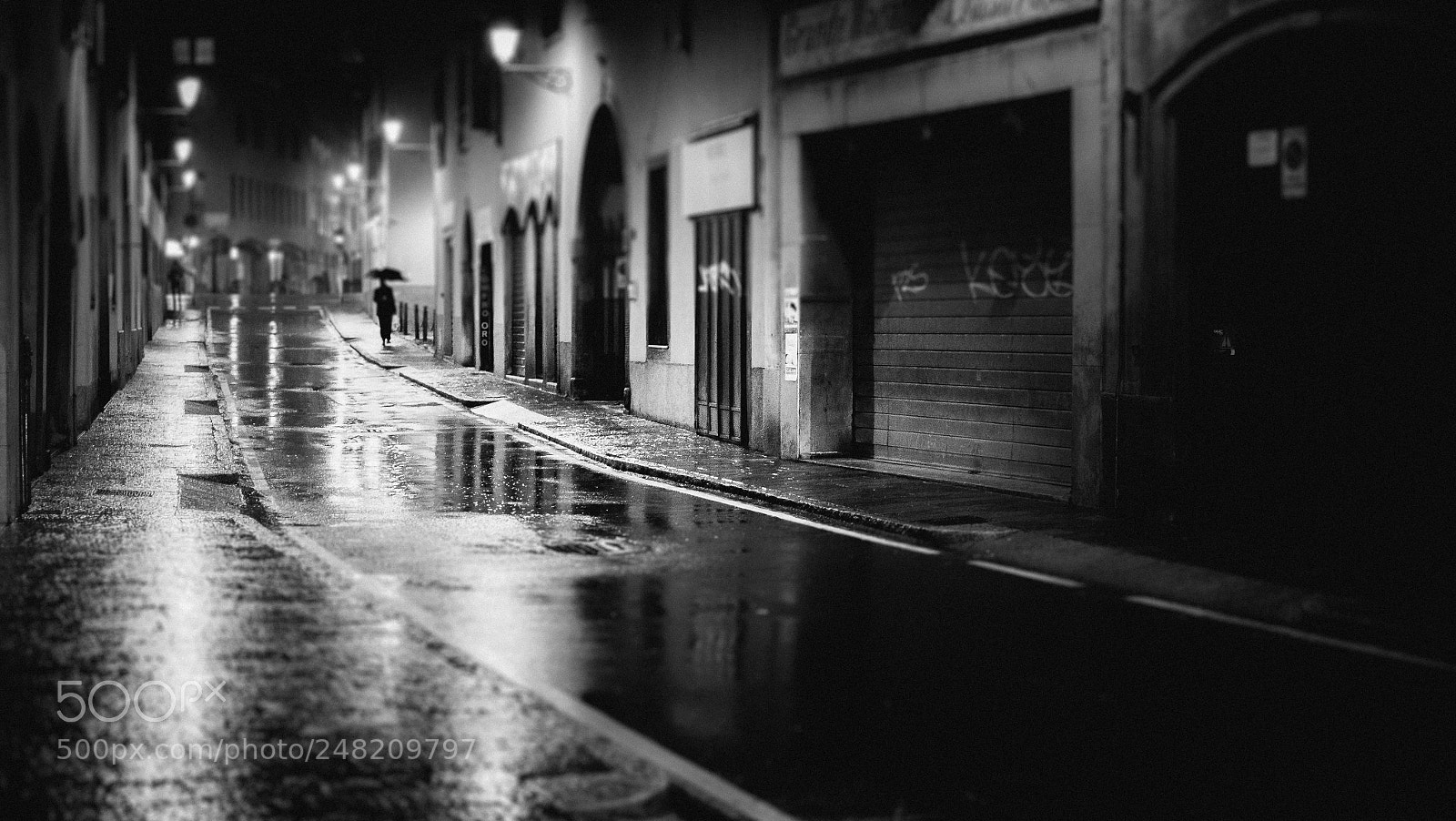 Fujifilm X-Pro1 sample photo. Walking in the rain photography