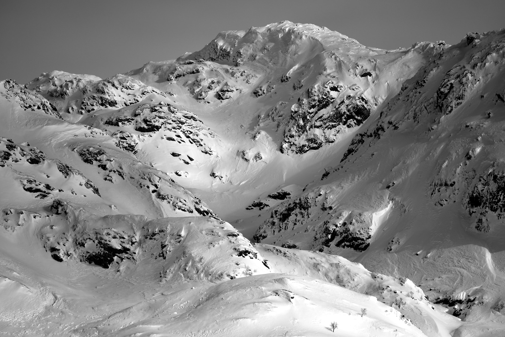 Nikon D810 + Nikon Nikkor AF-S 300mm F4E PF ED VR sample photo. Snowy mountain 2 photography