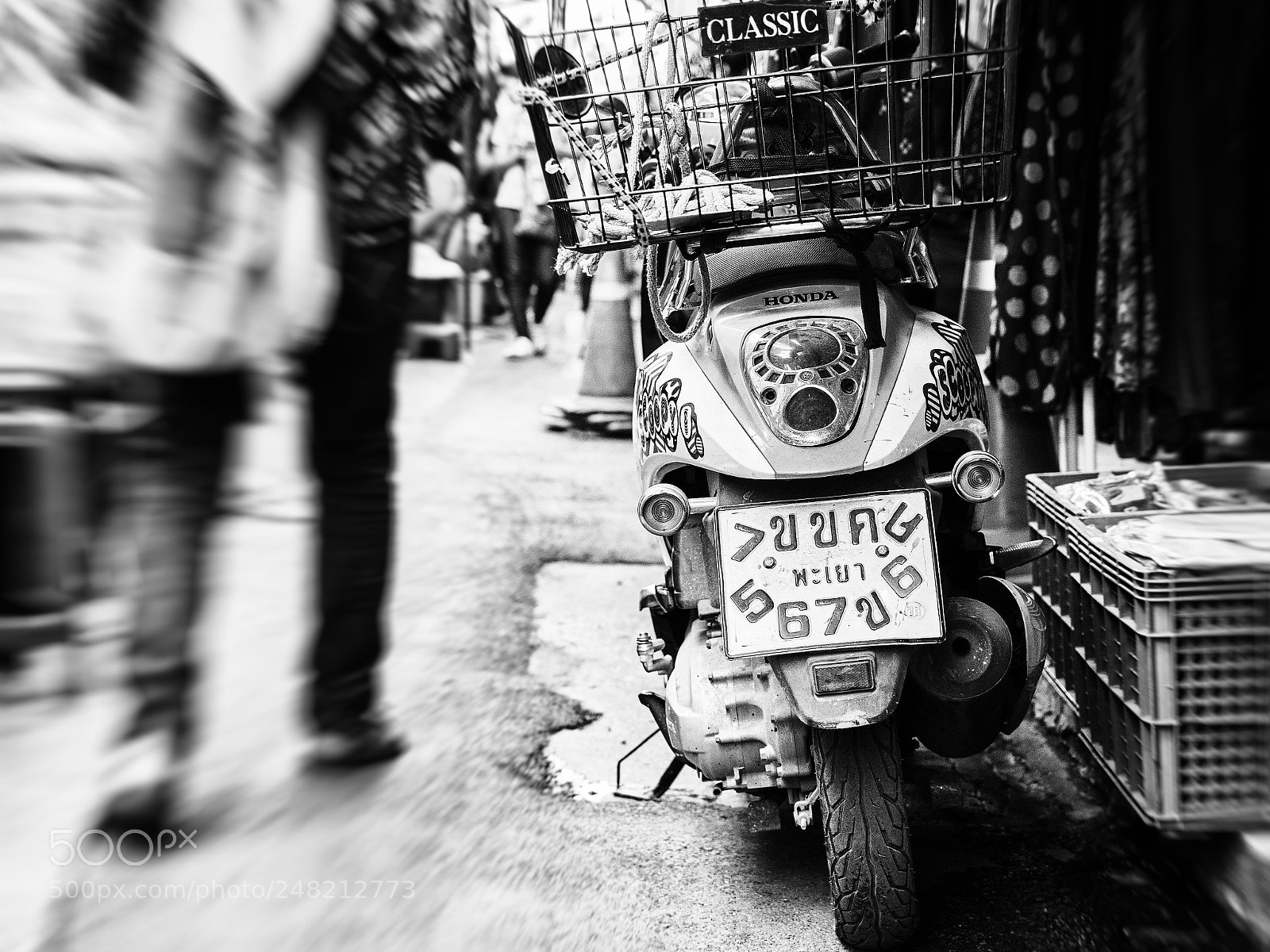 Olympus OM-D E-M1 Mark II sample photo. On a thai market photography