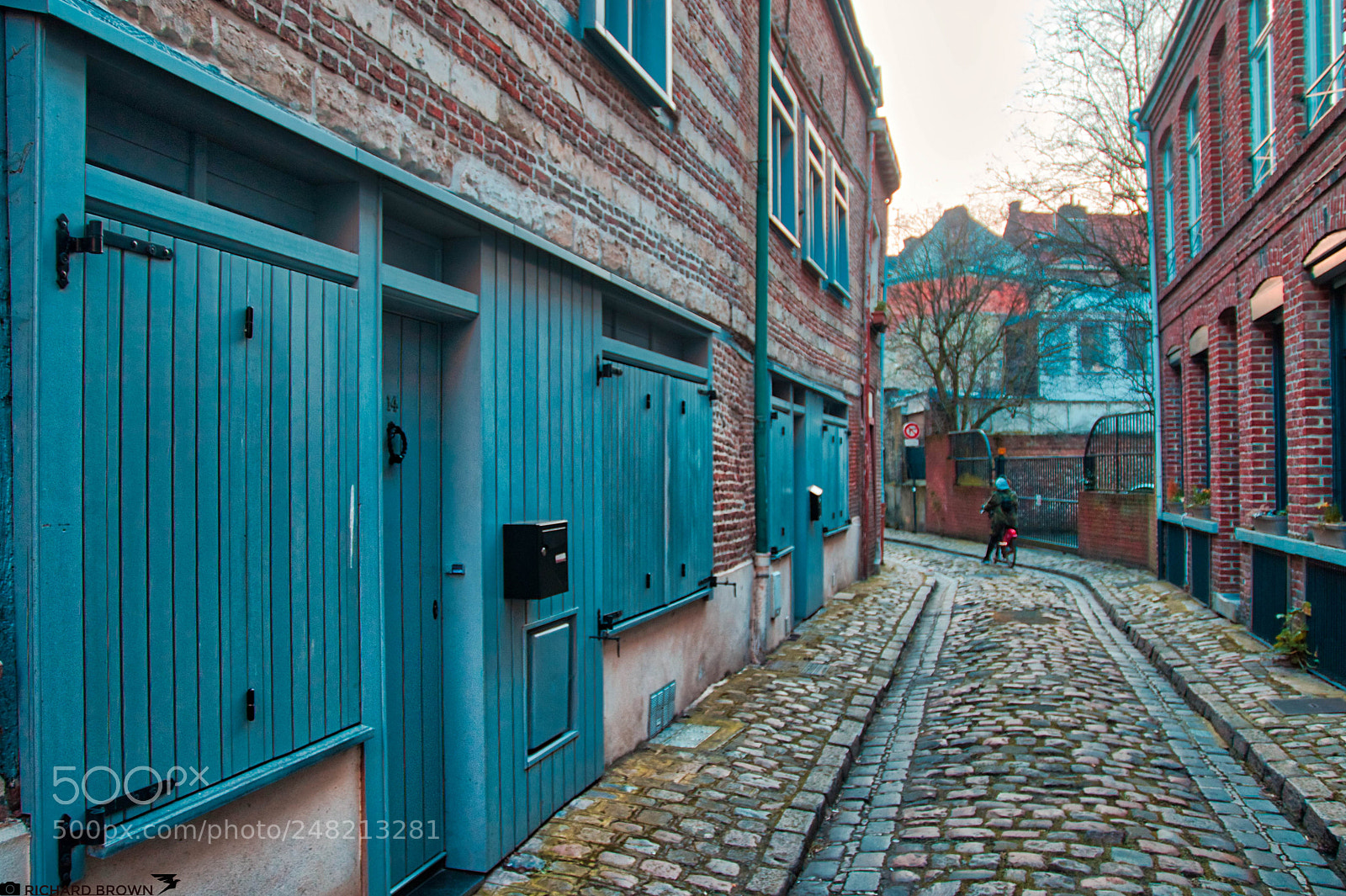 Canon EOS 77D (EOS 9000D / EOS 770D) sample photo. Old lille's street photography