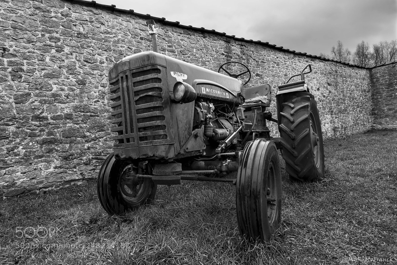 Nikon D800E sample photo. Un vieux tracteur photography