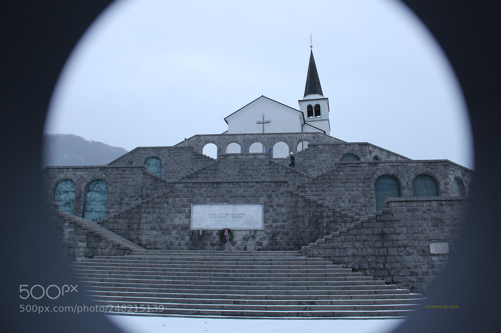 Canon EOS 100D (EOS Rebel SL1 / EOS Kiss X7) sample photo. Silence around the church photography