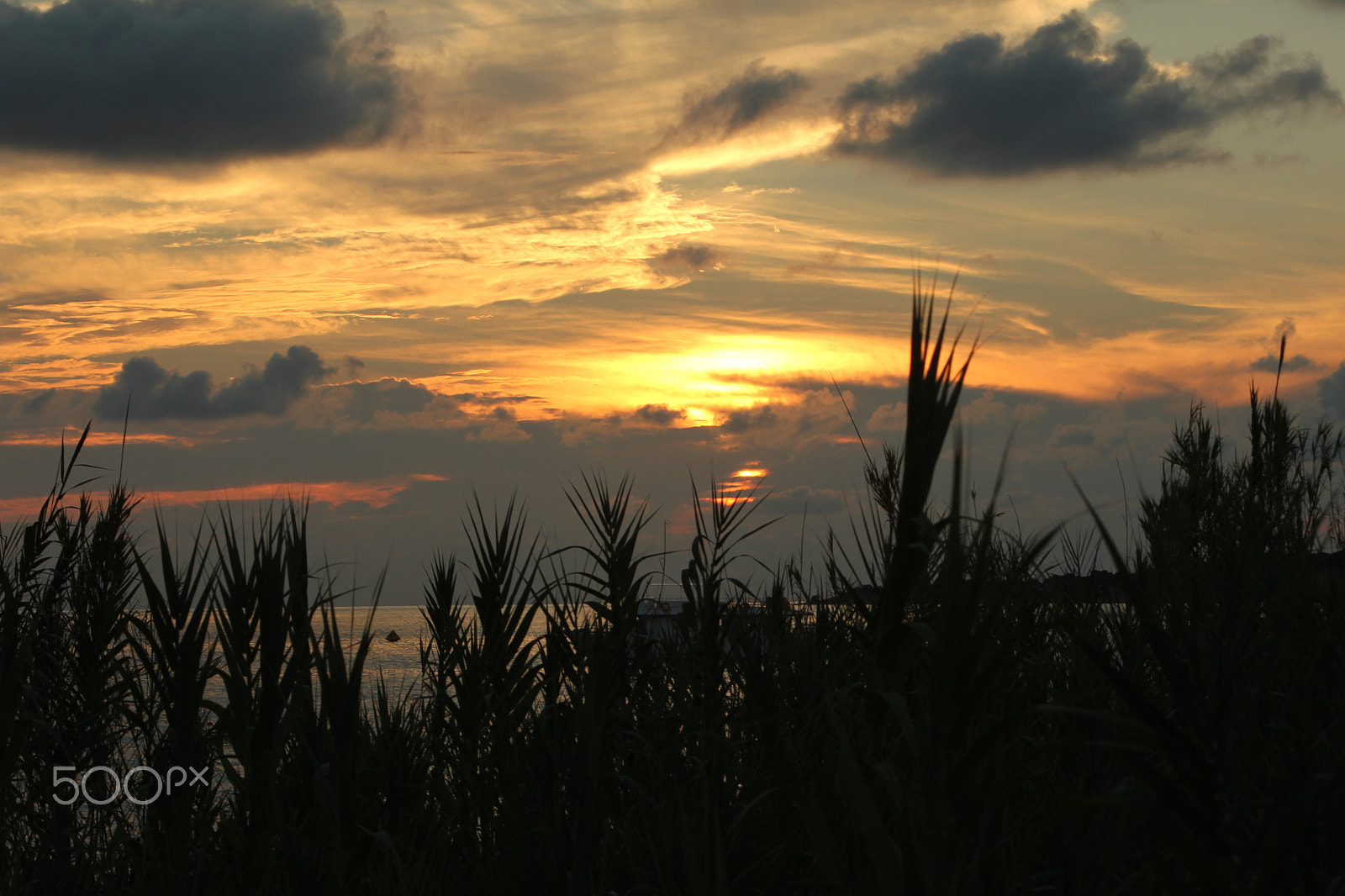 Canon EF 28-80mm f/3.5-5.6 sample photo. Img sunset at the sea photography