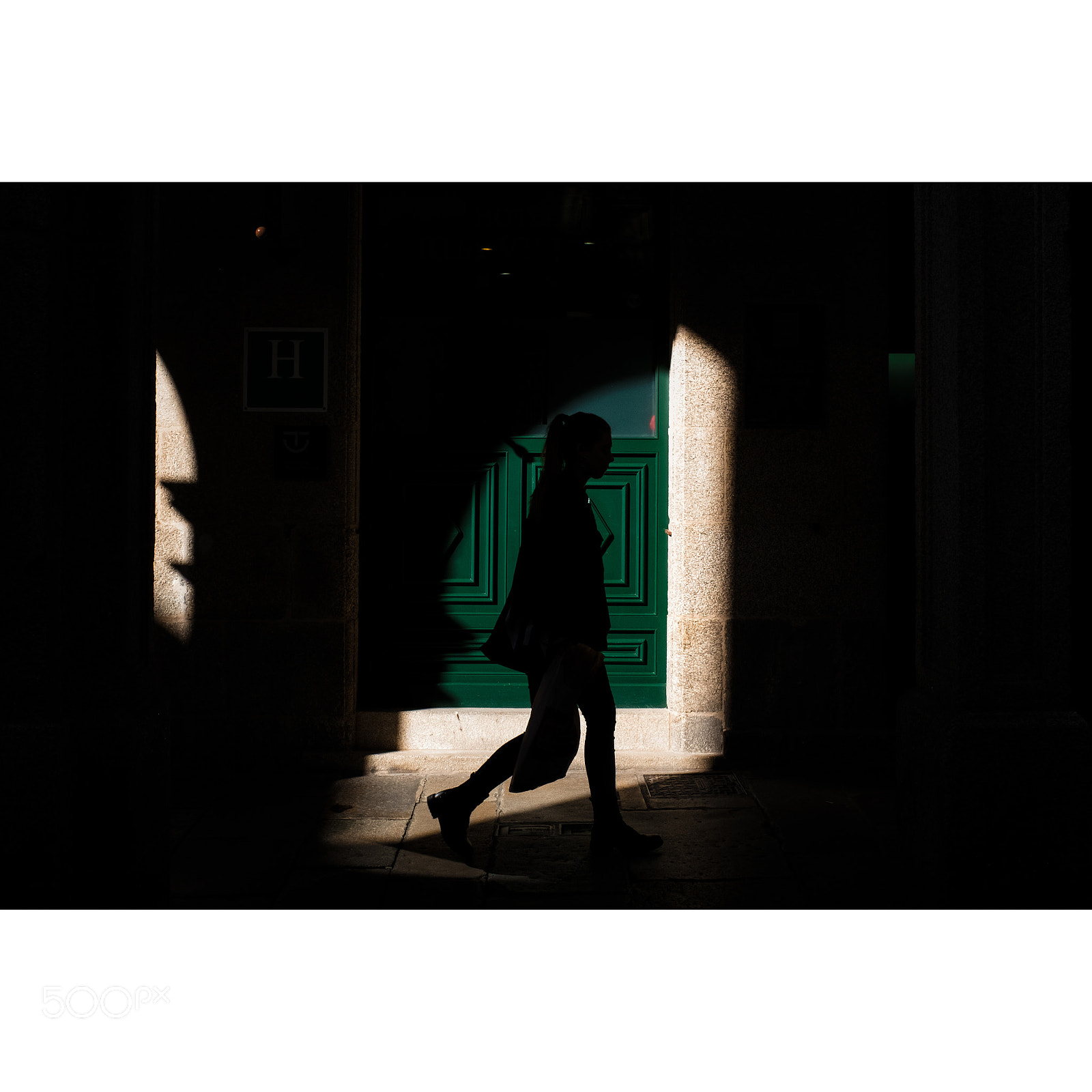 Fujifilm X100F sample photo. Spotlight photography