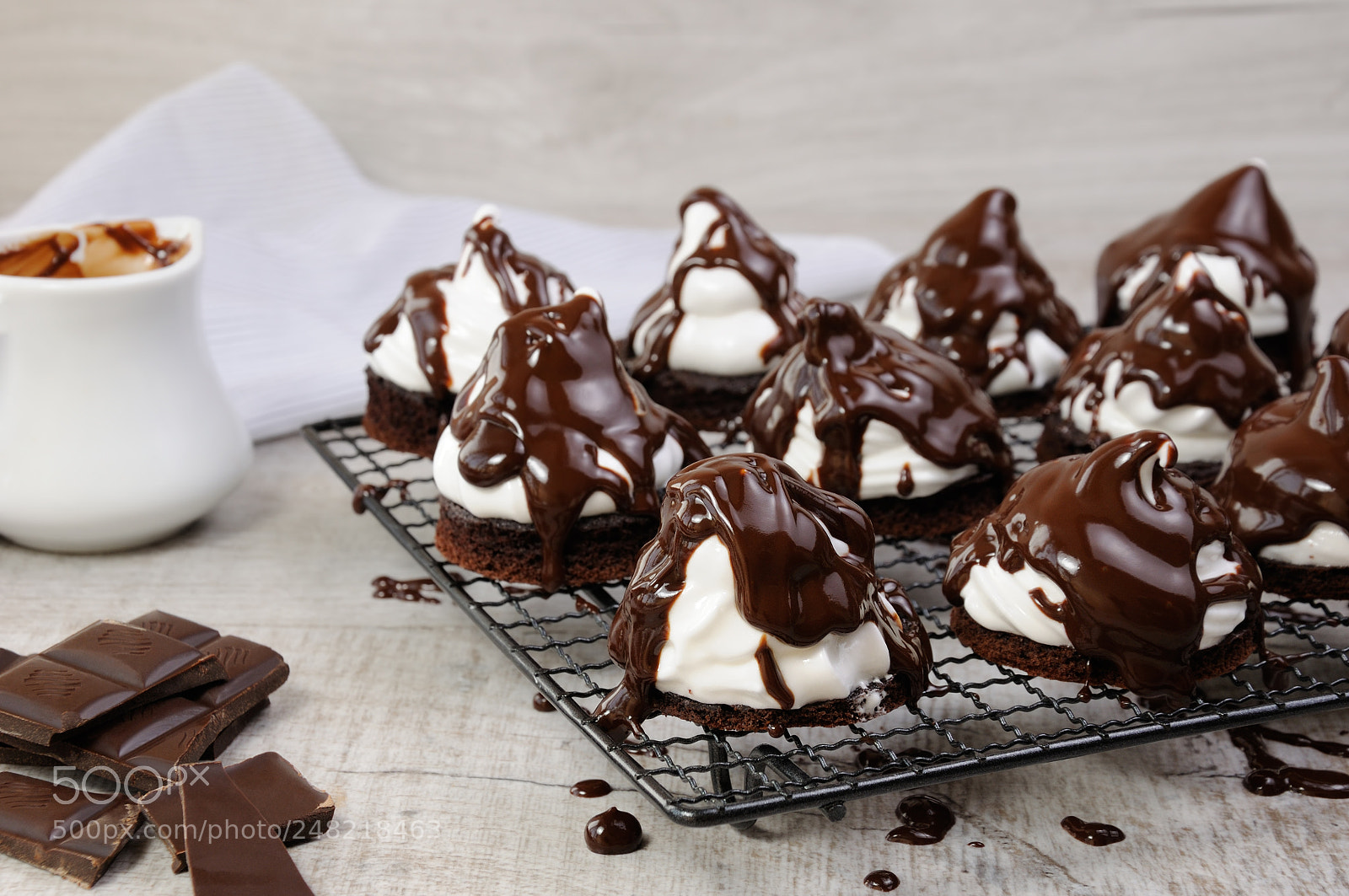 Nikon D90 sample photo. Meringue for chocolate photography
