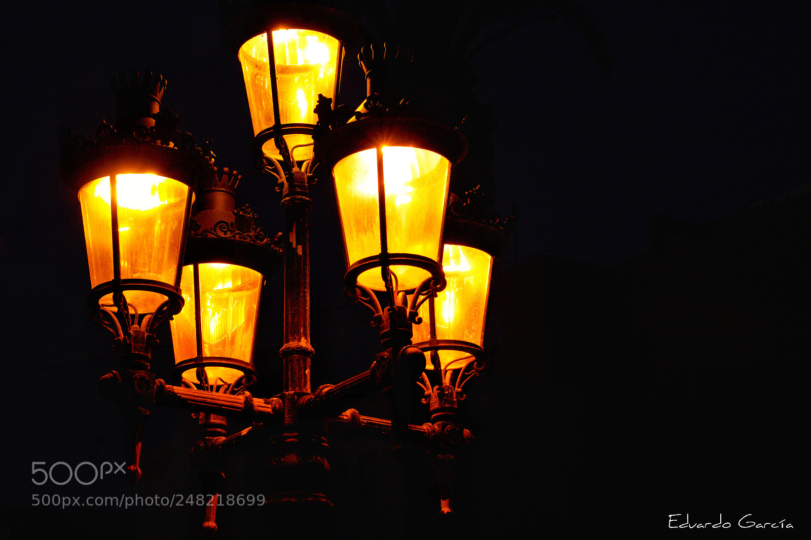 Canon EOS 600D (Rebel EOS T3i / EOS Kiss X5) sample photo. Street lights photography