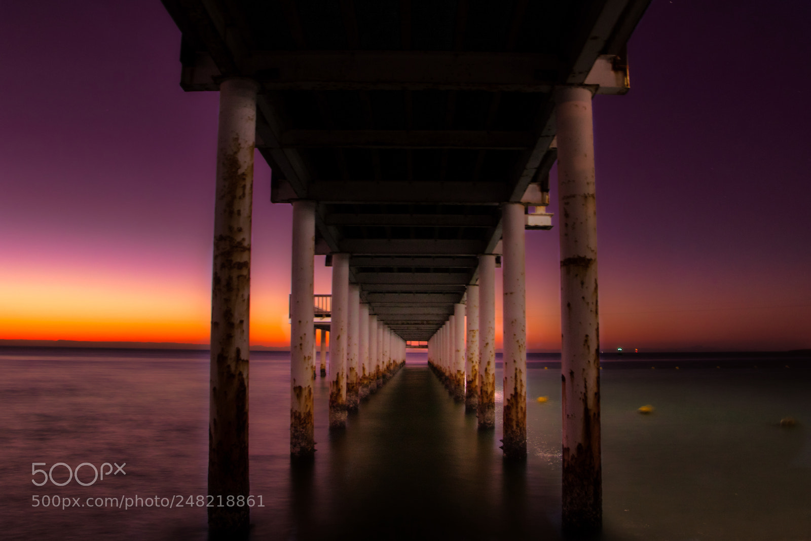 Canon EOS 77D (EOS 9000D / EOS 770D) sample photo. Bajo el muelle en photography
