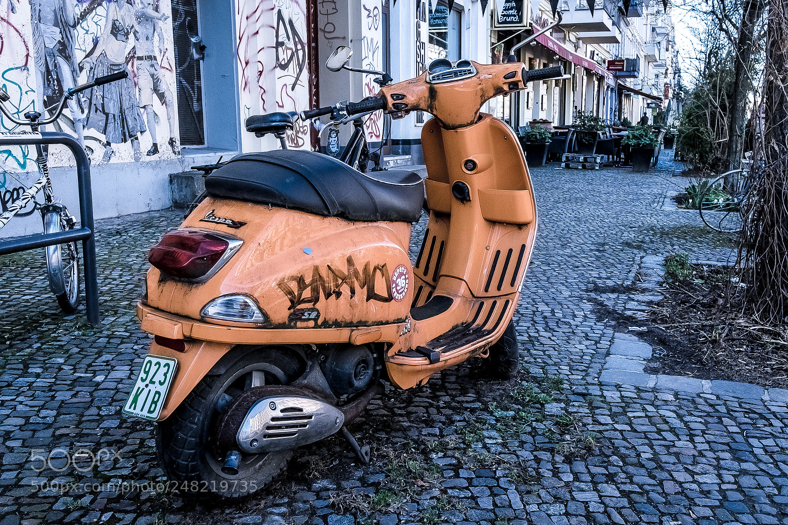 Fujifilm X-T10 sample photo. Dreckiger scooter. d. photography