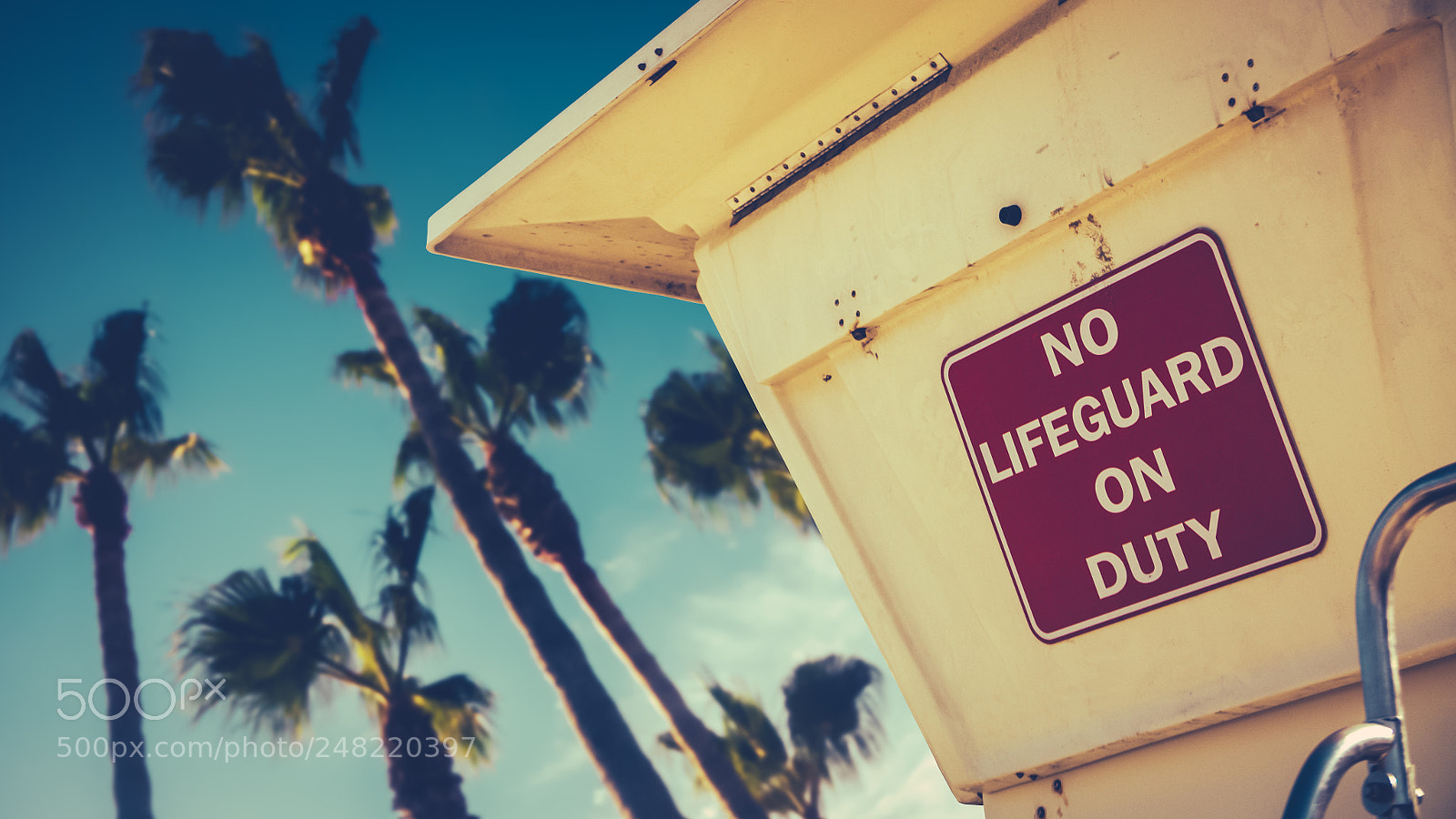 Panasonic Lumix DMC-LX100 sample photo. Retro style californian lifeguard photography
