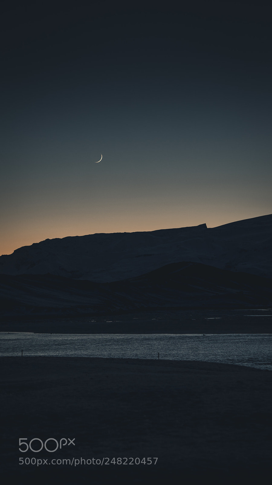 Sony a7 II sample photo. Moon glacierbay photography