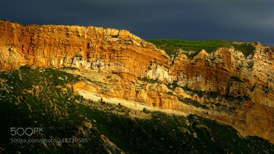Canon POWERSHOT S5 IS sample photo. The cliff photography
