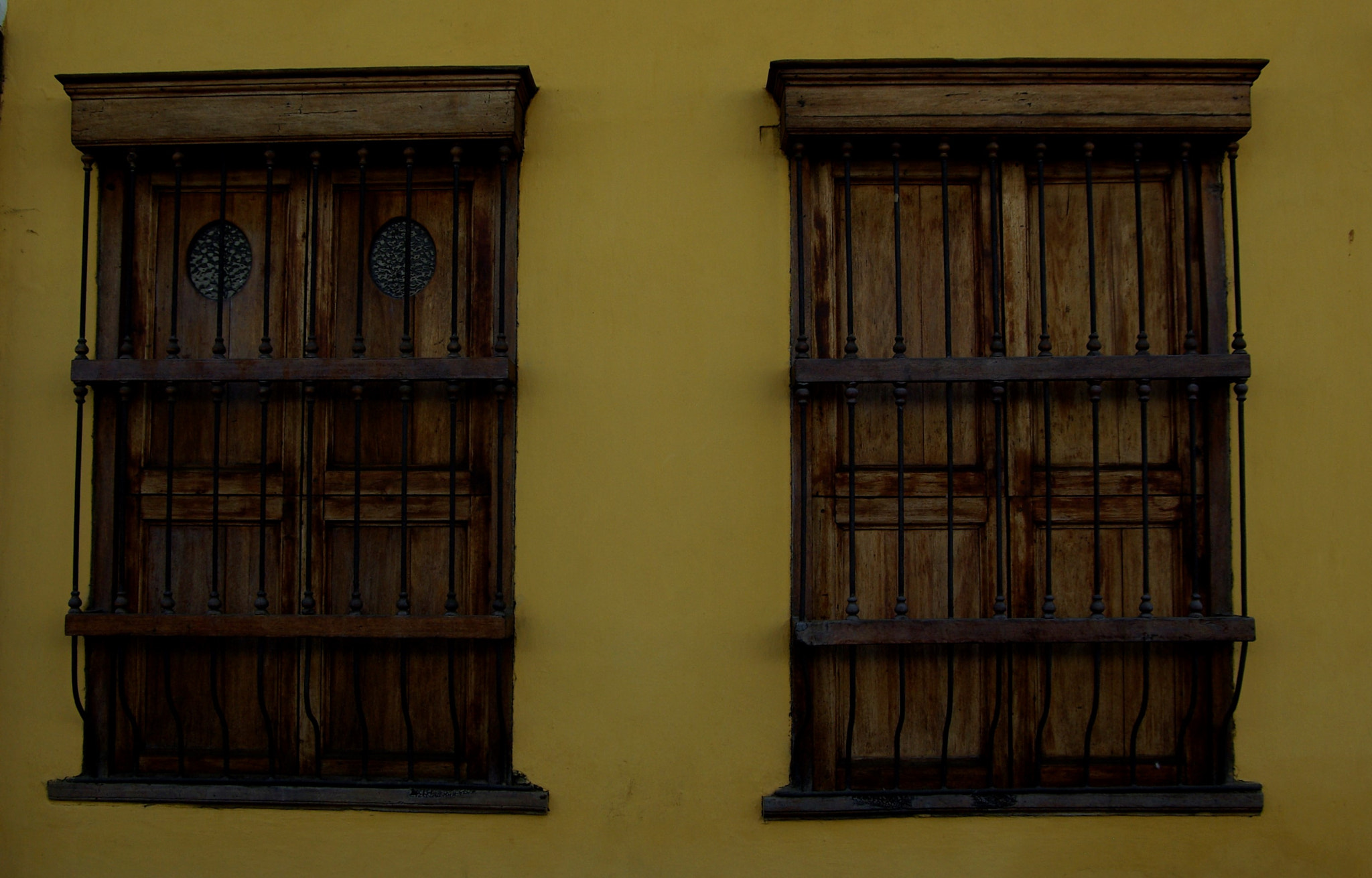 Pentax K10D + Pentax smc DA 16-45mm F4 ED AL sample photo. Windows photography