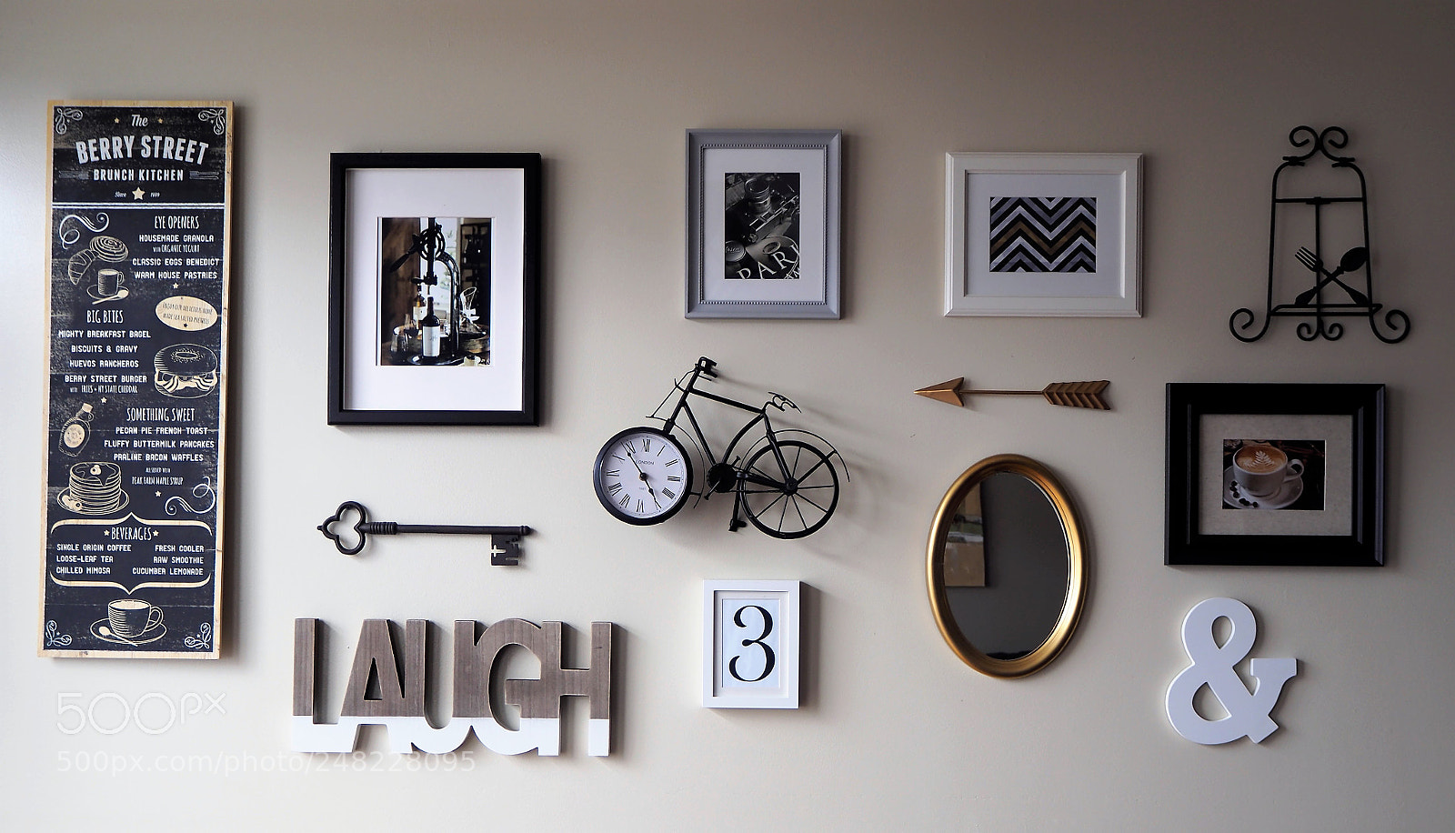 Olympus OM-D E-M10 II sample photo. Wall decoration (proyecto pared) photography