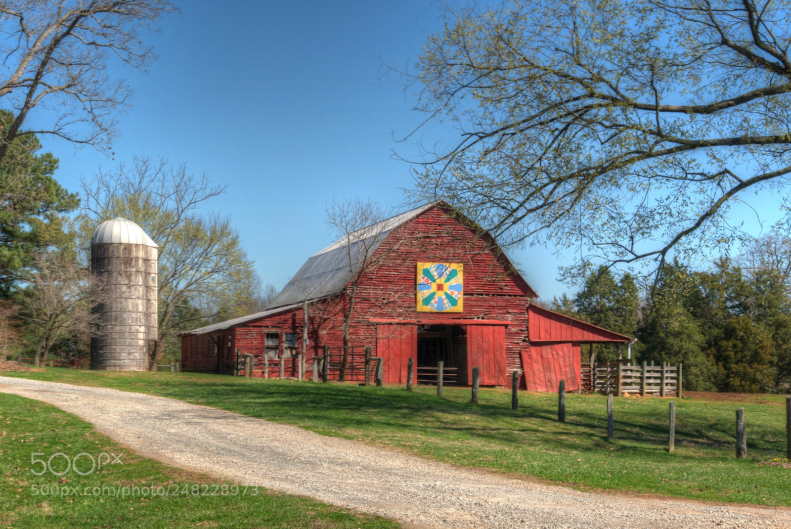 Panasonic Lumix DMC-G85 (Lumix DMC-G80) sample photo. Nice barn photography