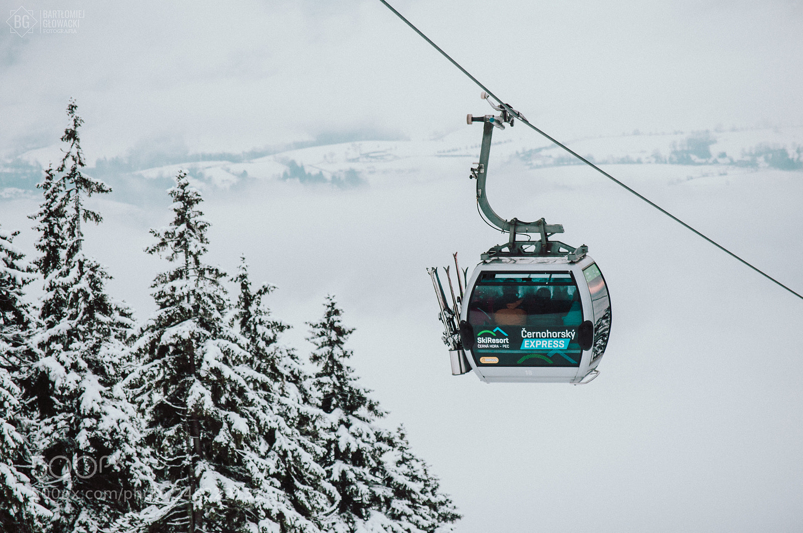 Nikon D5000 sample photo. Gondola lift photography