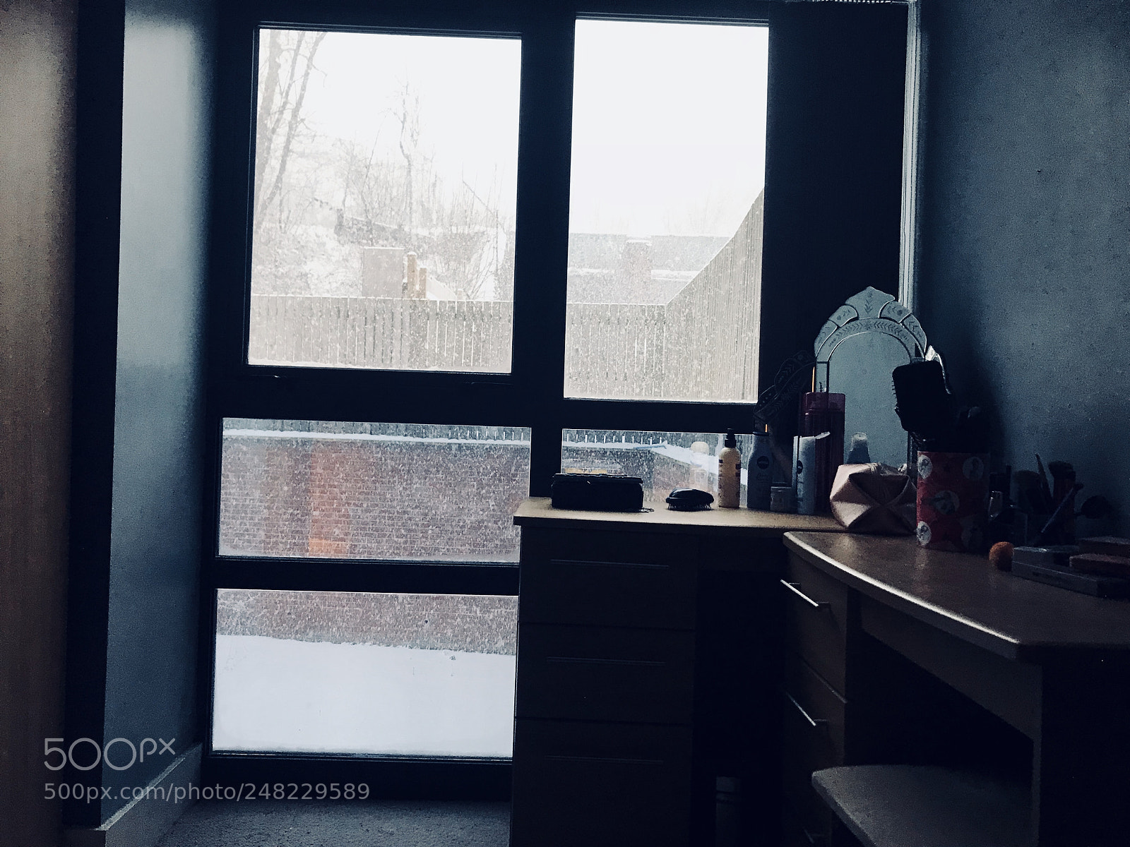 Apple iPhone 7 sample photo. Snowy window photography