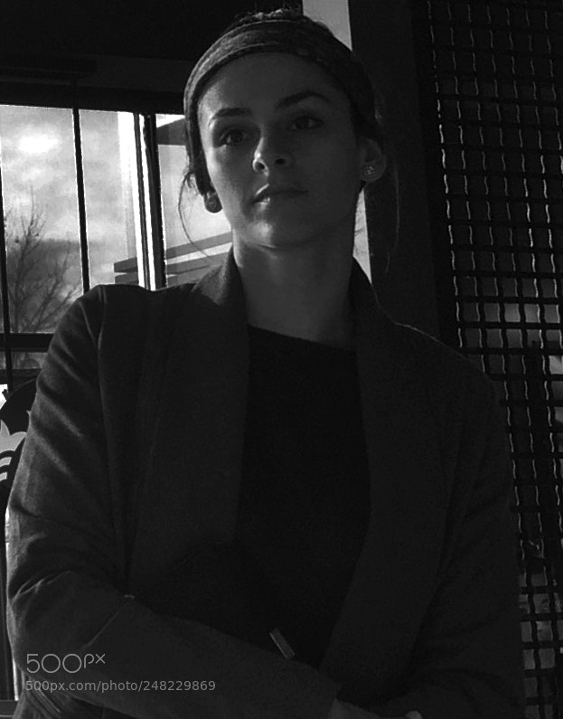 Apple iPhone 6 Plus sample photo. Waiting for her starbucks photography