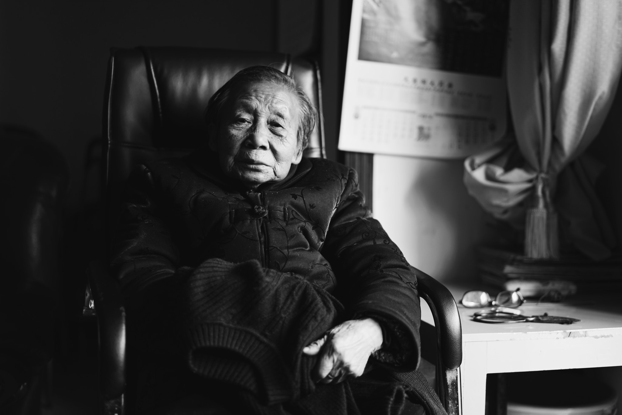 Sony a7R II + Sony Sonnar T* FE 55mm F1.8 ZA sample photo. Grandmother photography