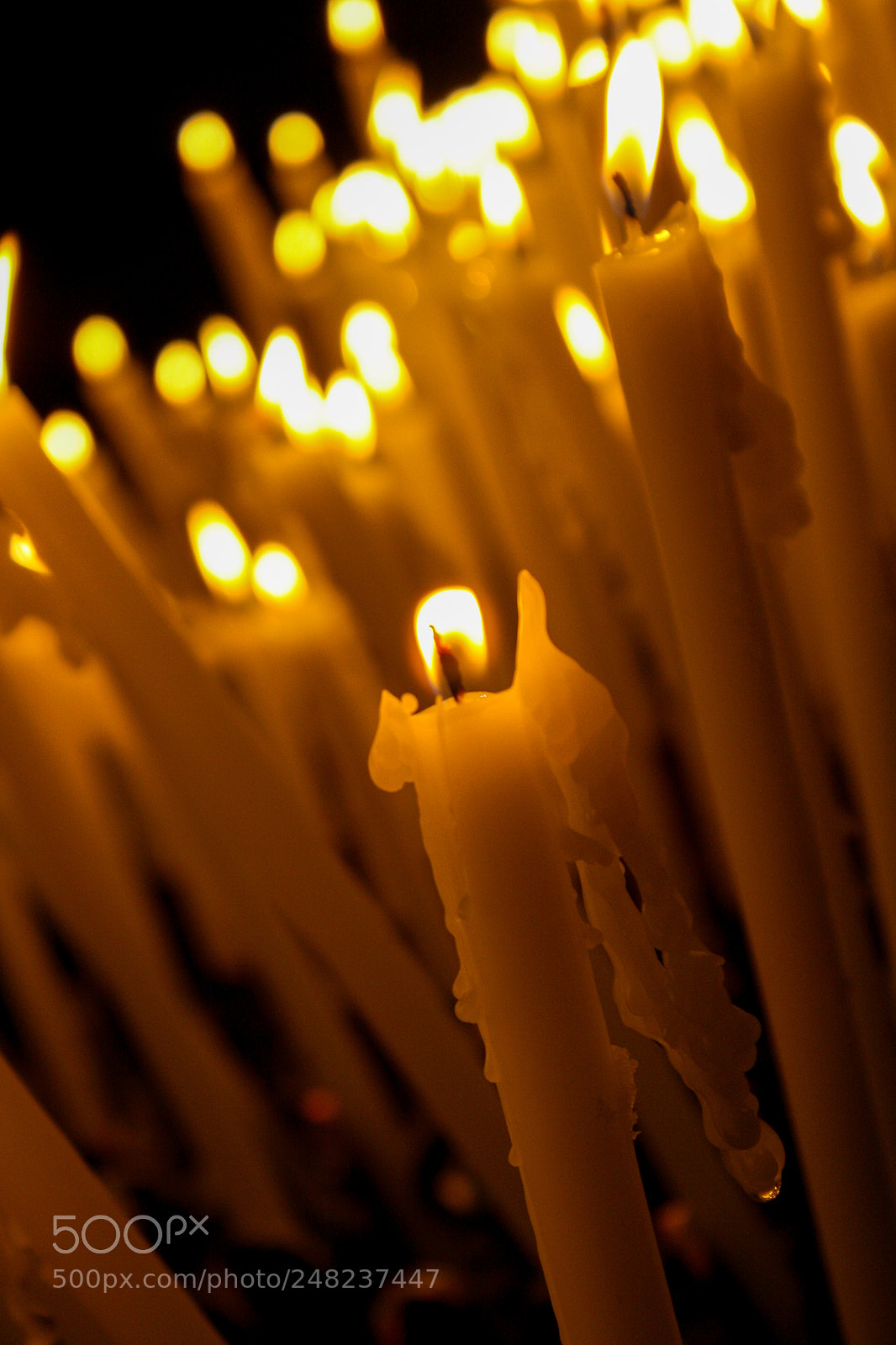 Canon EOS 1000D (EOS Digital Rebel XS / EOS Kiss F) sample photo. Candles in a temple photography