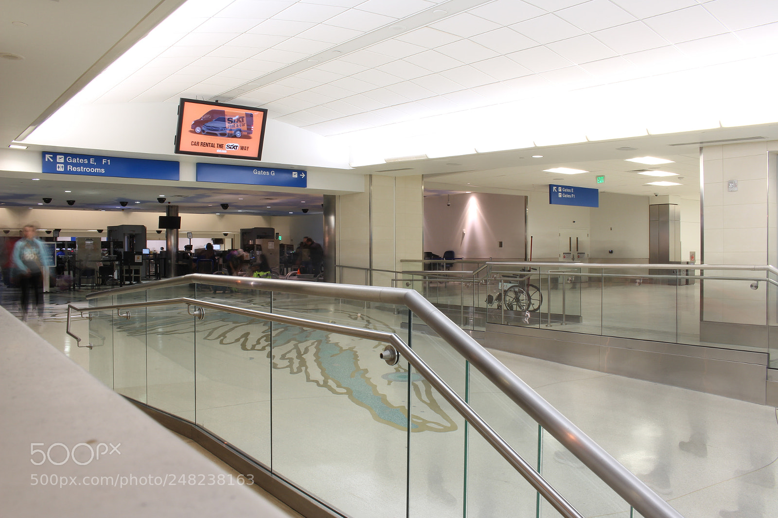 Canon EOS 700D (EOS Rebel T5i / EOS Kiss X7i) sample photo. Passengers photography