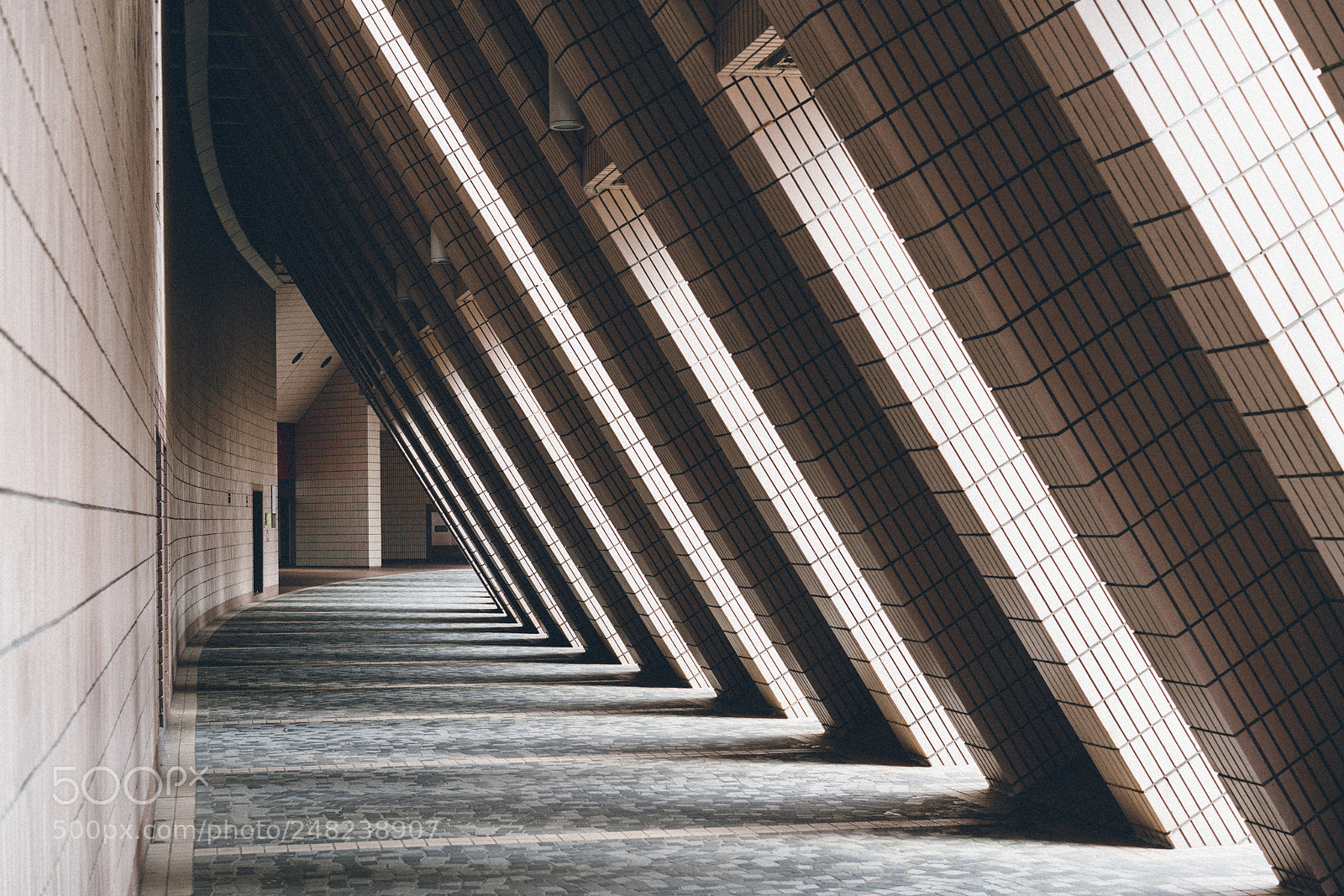 Sony a7R II sample photo. Around the corner 1 photography