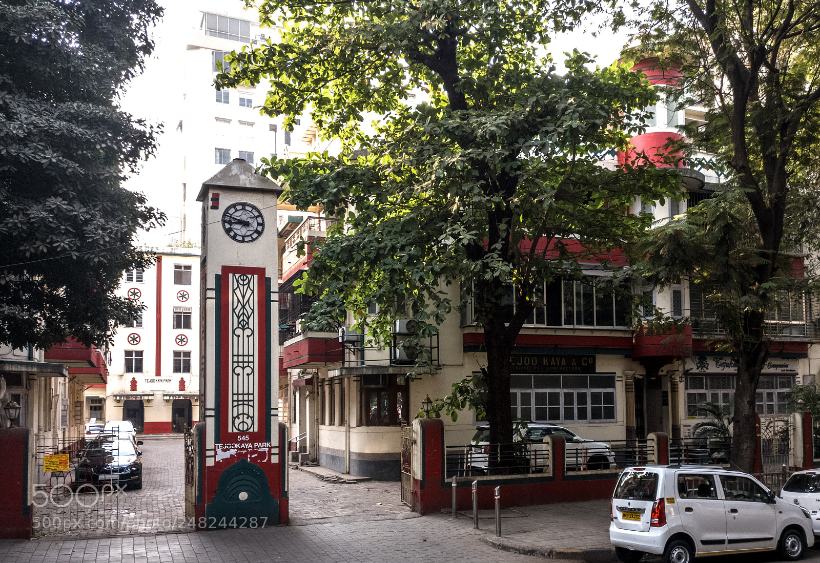 OnePlus A3003 sample photo. Art deco style building photography