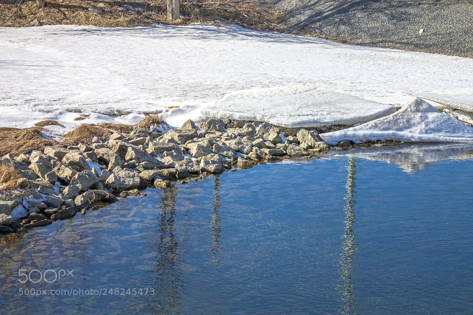 Canon EOS 1100D (EOS Rebel T3 / EOS Kiss X50) sample photo. Breaking ice on shore photography