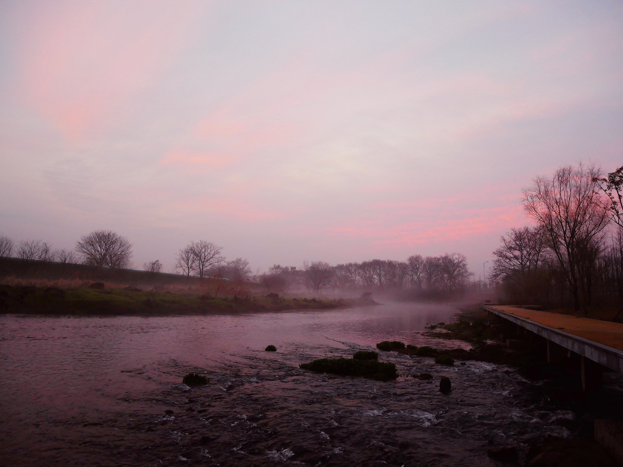 Panasonic Lumix DC-GX850 (Lumix DC-GX800 / Lumix DC-GF9) sample photo. River in morning photography