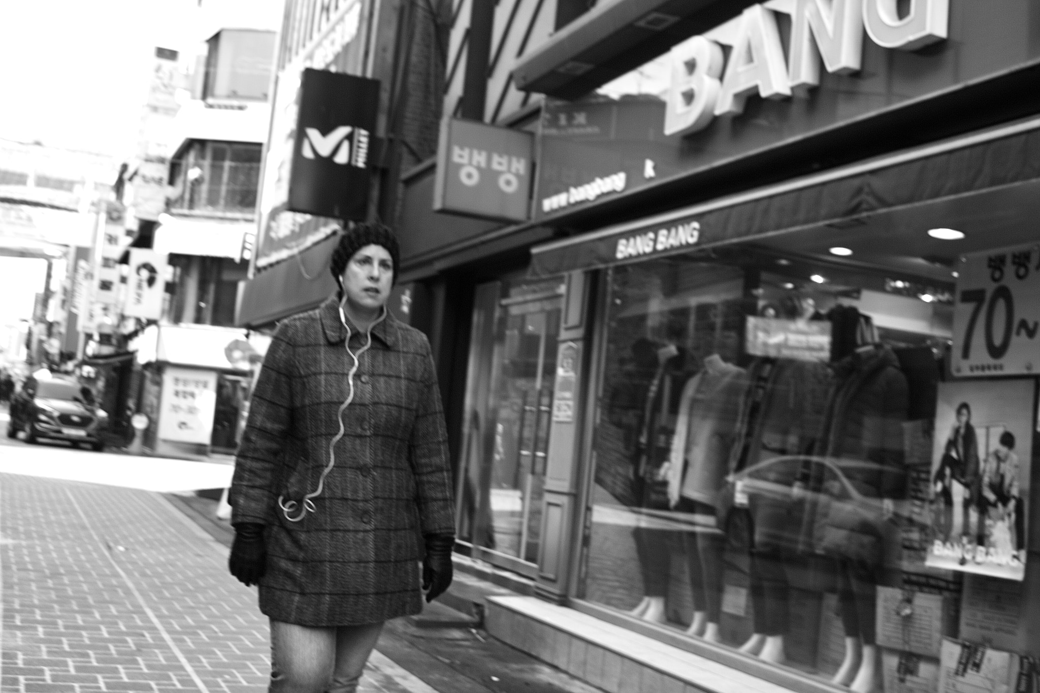 Sigma DP2 sample photo. Street walking photography