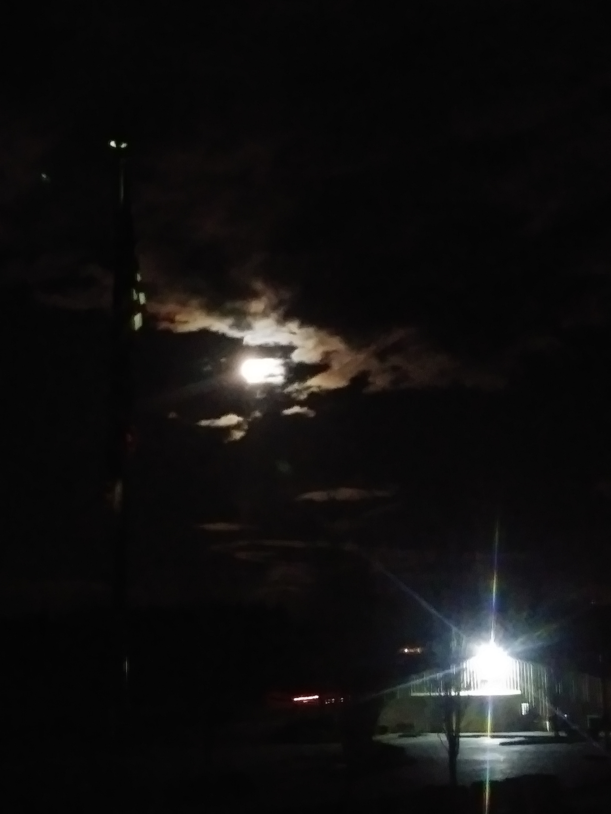 LG K20 PLUS sample photo. Watching the moon photography
