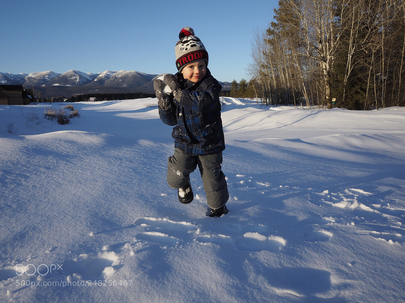 Olympus OM-D E-M5 II sample photo. Beware grandson with a photography