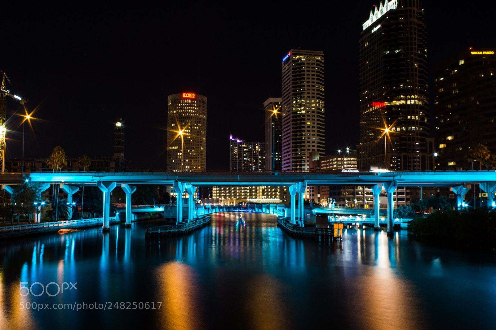Canon EOS 100D (EOS Rebel SL1 / EOS Kiss X7) sample photo. The city of tampa photography