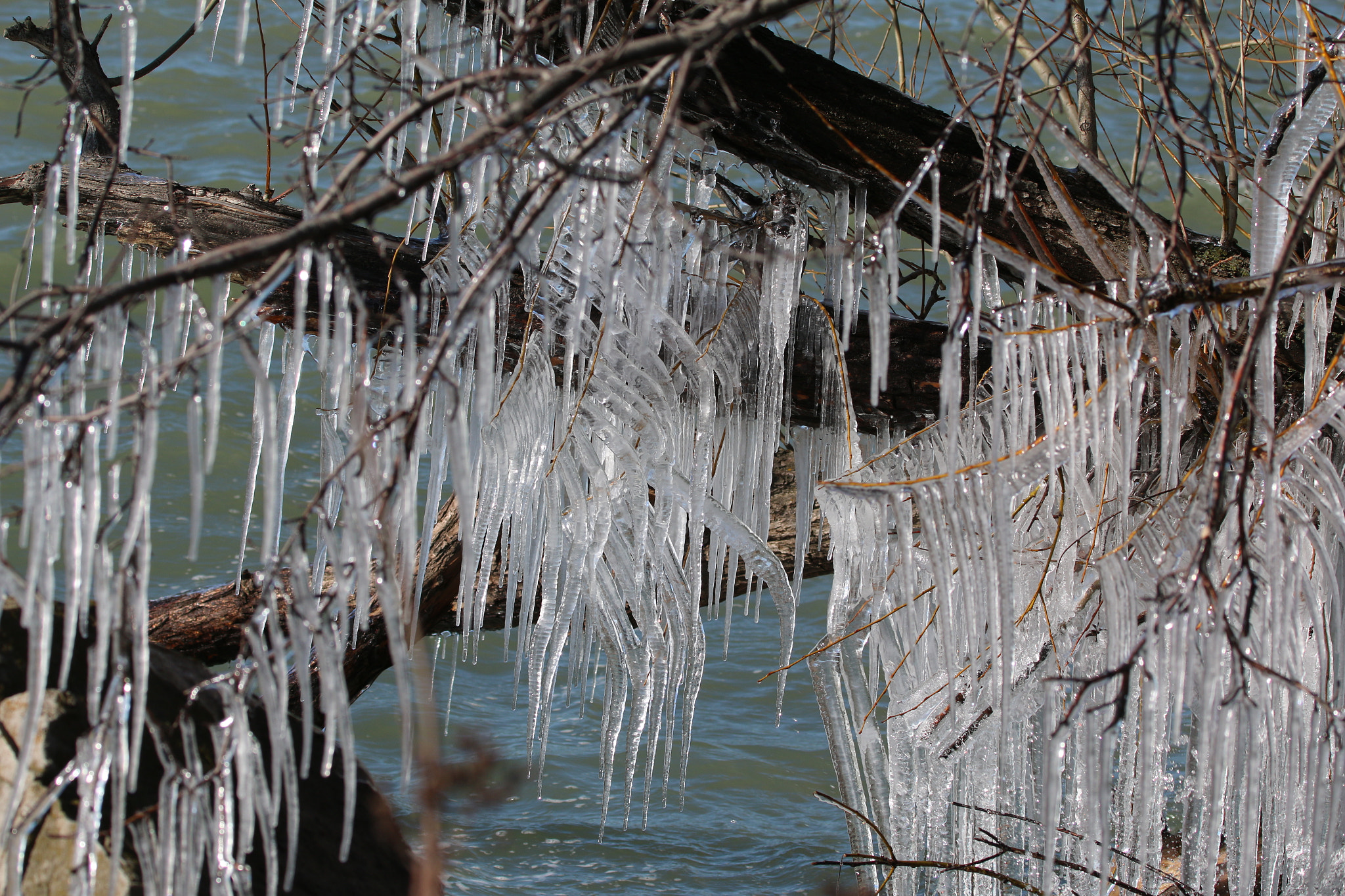Canon EF 100-400mm F4.5-5.6L IS USM sample photo. Ice - lake ontario photography