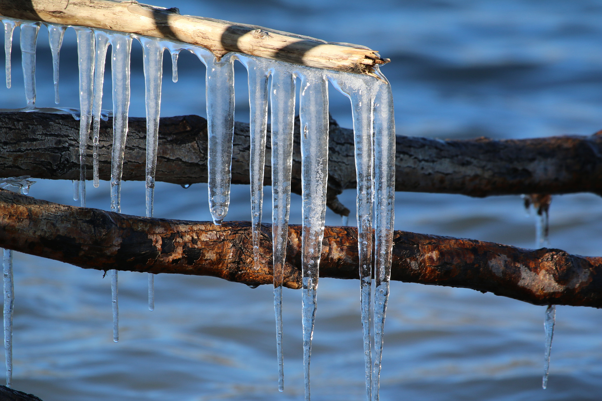 Canon EF 100-400mm F4.5-5.6L IS USM sample photo. Ice - lake ontario photography